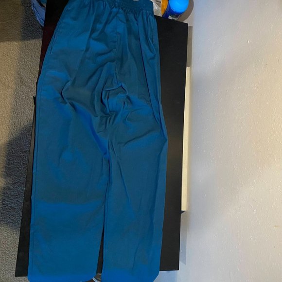 Teal Scrubs - Picture 7 of 8